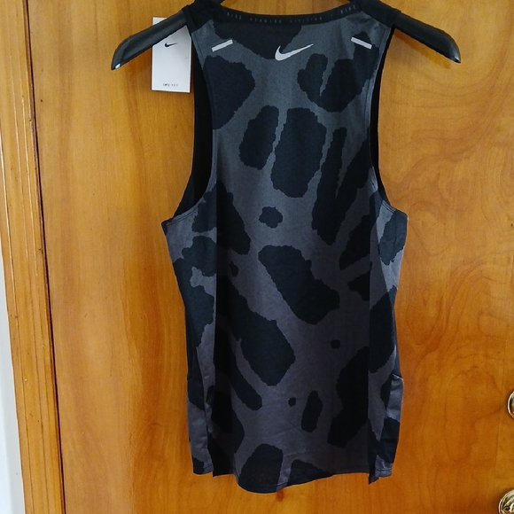 Nike Black Performance Tank Top S NWT - Picture 6 of 6